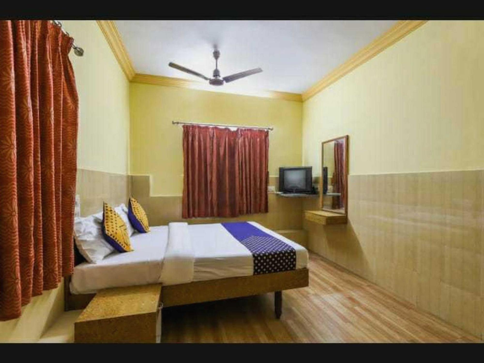 Oyo Hotel Apsara Guest House Ahmedabad Exterior foto